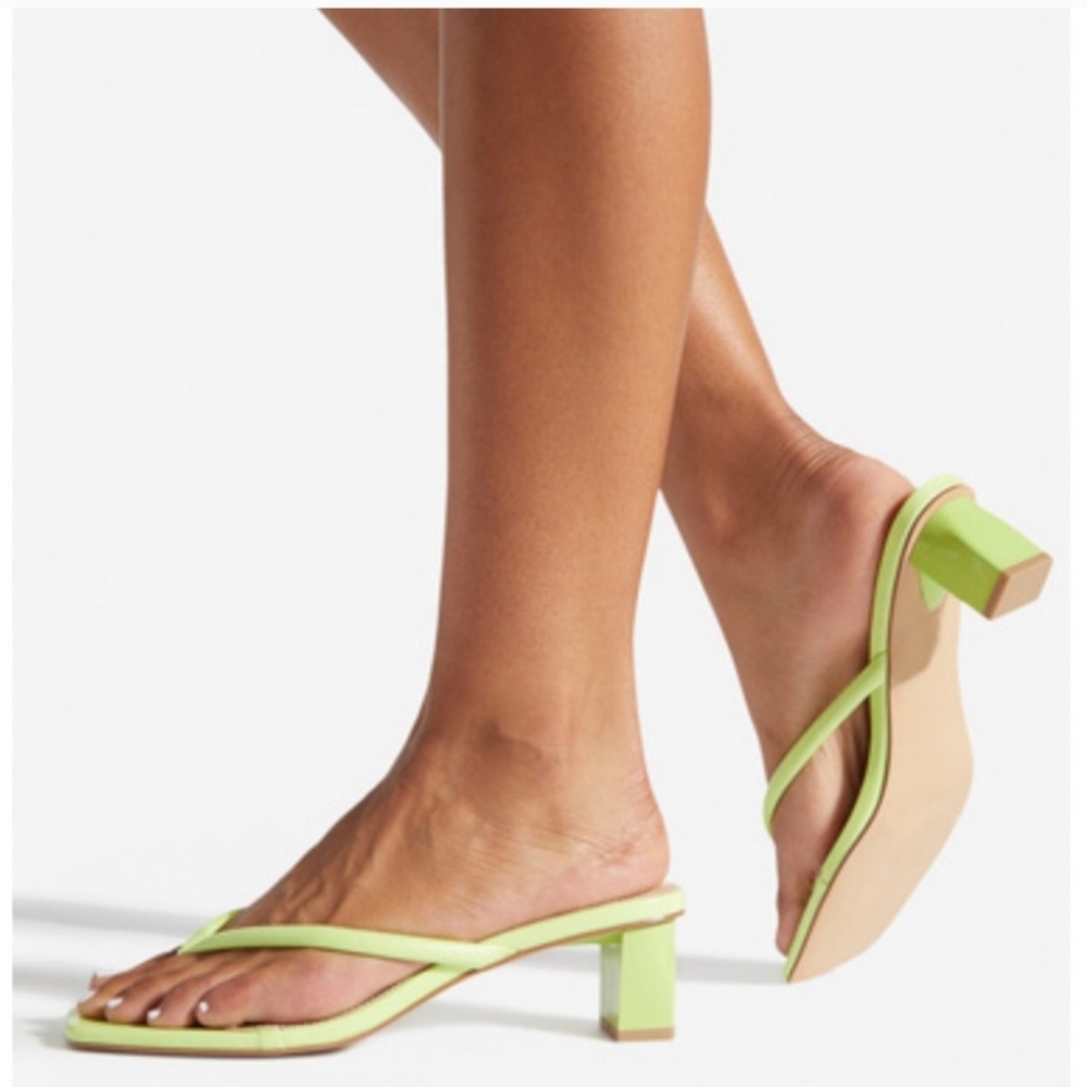 🌼🍀 Shoe Dazzle 'Silvia' Sandals 🍀